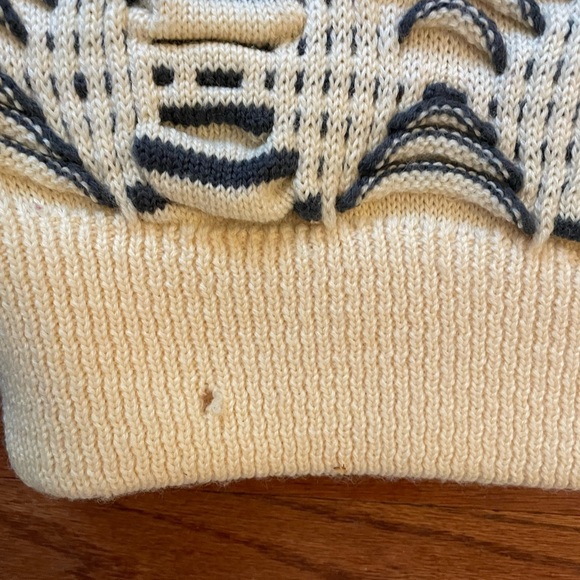 COOGI Cream and Black Crewneck Sweater - Picture 4 of 5